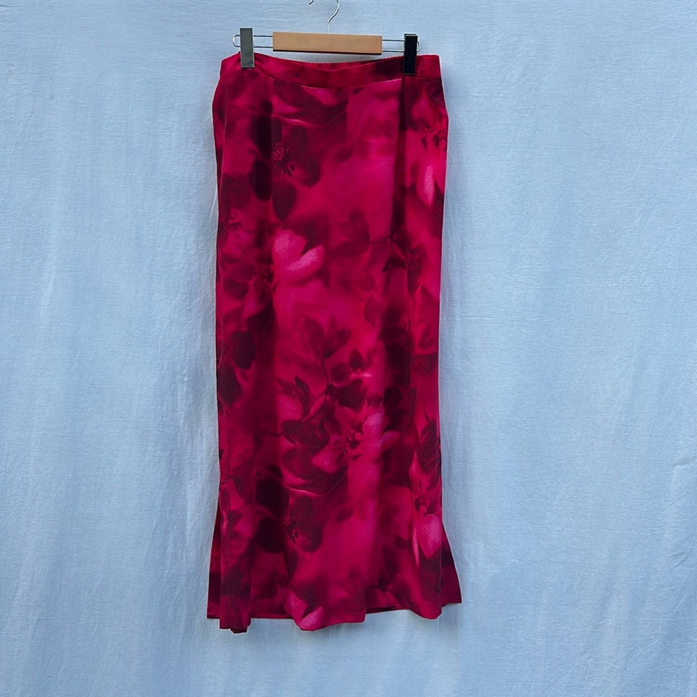 Elegant Pink Floral Women's Skirt